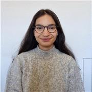 Estudiante que imparte clases de matemáticas para alumnos de ESO y bachillerato