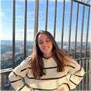 Profesora titulada en Bachillerato con dos años de experiencia imparte clases a niños de primaria o ESO