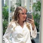 Soy estudiante avanzada del Profesorado de Inglés con experiencia en la enseñanza del idioma en niveles inicial, primario y secund