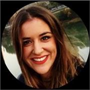 Auditora financiera imparte clases de contabilidad