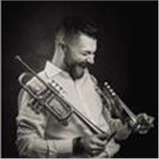 Docente di musica, studi in Tromba Classica presso il conservatorio di Musica Niccolò Piccini di Bari