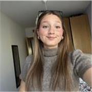 Me defino como una persona muy responsable que le entusiasma ayudar a las personas 