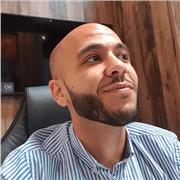 Necesitas mejorar el Inglés, árabe, español o francés? Manos a la obra!