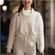 Lavoratrice giovane, disponibile per aiuto compiti in presenza