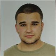 Estudiante de Laboratorio con conocimientos en Biología, Matemáticas, Física y Química. 
