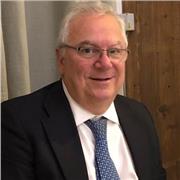 Biologo con esperienza ultratrentennale di management nell'industria farmaceutica disponibile per lezioni di scienze biologiche.