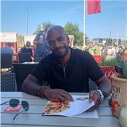 Private English tutor (remote). I have yearls of English experience in writing and speaking