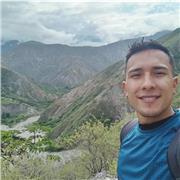 Entrenador deportivo que imparte clases a cualquier población