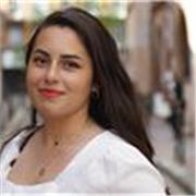 Passionnée de langues, je propose des cours d’anglais en ligne pour enfants et ados, basés sur l’échange et la confiance