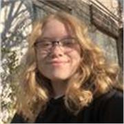 Profesora de inglés para niños en edad escolar primaria y adultos