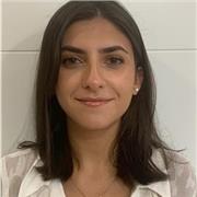 Profesora de economia para alumnos de bachillerato