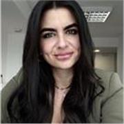 Offro lezioni private a stranieri, adattandole alle loro esigenze.