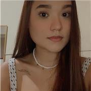 Profesor de química imparte clases a personas desde primaria hasta universitarios