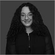 Neolaureata in italianistica offre un percorso formativo completo nelle discipline umanistiche! 