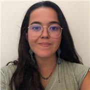 Profesora de francés apta para todas las edades.