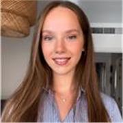 Profesora de Inglés con más de 10 años de experiencia en el idioma, ofreciendo clases virtuales, prácticas y personalizadas