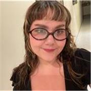 Profesora cualificada con Máster de ELE y experiencia previa como auxiliar de conversación en Austria. Mis clases son 100% persona