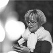 Je propose un soutien scolaire niveau primaire et collège en langue française mais je parle couramment l'anglais