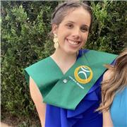 Tengo 19 años y estoy estudiando la carrera de educacion primaria. Estoy capacitada para dar clases a niños de primaria.