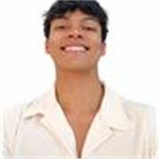 Especializado en folclor y estilos urbanos a nivel avanzado y ritmos latinos a nivel basico, además de cuidado fisico y muscular