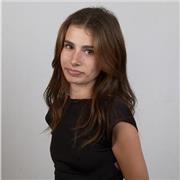 Etudiante en troisième année d'école de commerce, disponible pour du soutien scolaire de niveau primaire.