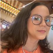 Profesora de Lengua y Literatura Castellana acta para todos los niveles y edades.