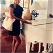 Profesora de piano para niños de 5 a 12 años nivel iniciación