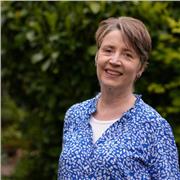 Highly Experienced Primary School Teacher (28 years) teaches maths to children aged 4 to 11