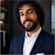 Profesor de inglés y portugués. Graduado en traducción e interpretación. Más de 10 años en Inglaterra e Irlanda