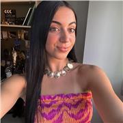 Estudiante, apto para guía de idiomas y enseñar a niños de infantil y/o primaria.