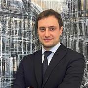 Ragazzo professionista (35 anni) che vi insegnerà l'inglese in maniera divertente ed efficace.