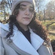 Persona artistica y relacionada con el mundo de la literatura y los idiomas