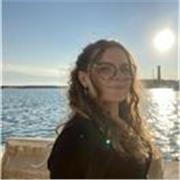 Studentessa al secondo anno della facoltà di matematica presso l’università di Bari, impartisce lezioni private