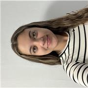 Apasionada y comprometida futura docente con una profunda vocación por guiar a los estudiantes hacia el éxito académico y personal