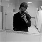 Profesor imparte clases de física básica para nivelación