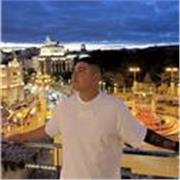 Profesor de música especialista en canto y producción musical