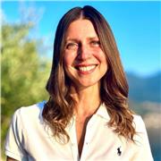 I give private lessons, taking into account learners' needs and encouraging them to communicate in English as much as possible.