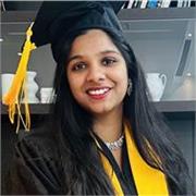 English teacher with strong grammar and vocabulary skills, dedicated to helping students communicate clearly