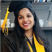 English teacher with strong grammar and vocabulary skills, dedicated to helping students communicate clearly