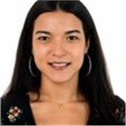 Me defino como una persona responsable, paciente y cercana, personas extranjeras, especialmente a principiantes .