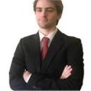 Profesor de inglés imparte clases de repaso para todas las edades