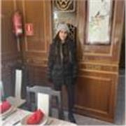 “Me defino como una persona creativa, paciente y comprometida,con una profunda pasión por las artes plásticas,en Niños de 1-14años