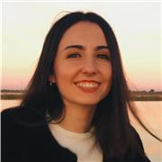 Profesora de dibujo para niños y niñas de entre 8 y 12 años