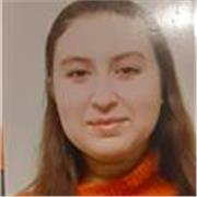 Sono una ragazza Algerina di 30 anni, il francese è la mia seconda lingua, parlo il francese dall'infanzia, saro contenta d'essere una professoressa di francese con voi e sono alla vostra disposizione. Grazie