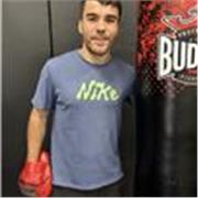 Entrenador personal especializado en boxeo y ejercicios funcionales. Clases individuales adaptadas a ti. Primera clase gratis.