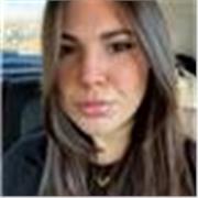 Offro lezioni private a bambini di scuola elementare, medie e superiori. Mi reputo una ragazza seria e responsabile, amo i bambini