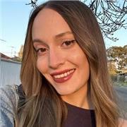 Maestra de Pedagogía Terapéutica imparte clases de educación primaria