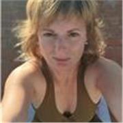 Yoga instructor with 15 years of practice offering alignment-based yoga, Krama Vinyasa flow, and Do-In dynamic meditation.