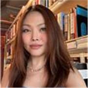 Bilingue (anglais-français) professeur de marketing digital/numérique donne des cours sur le sujet. 