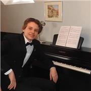 Classical Concert Pianist and Music Student of King's College offers Piano Lessons